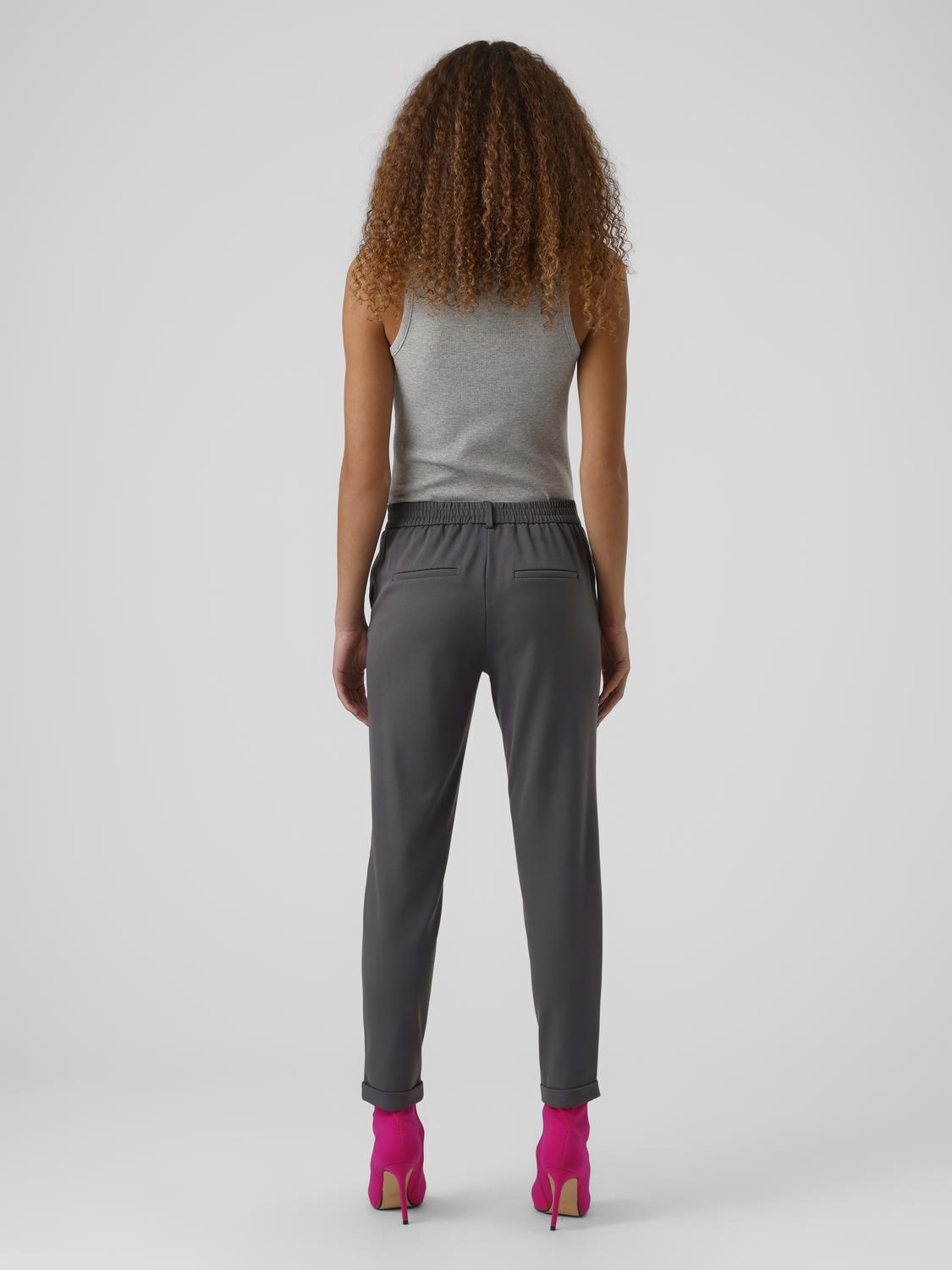 model_shot-back